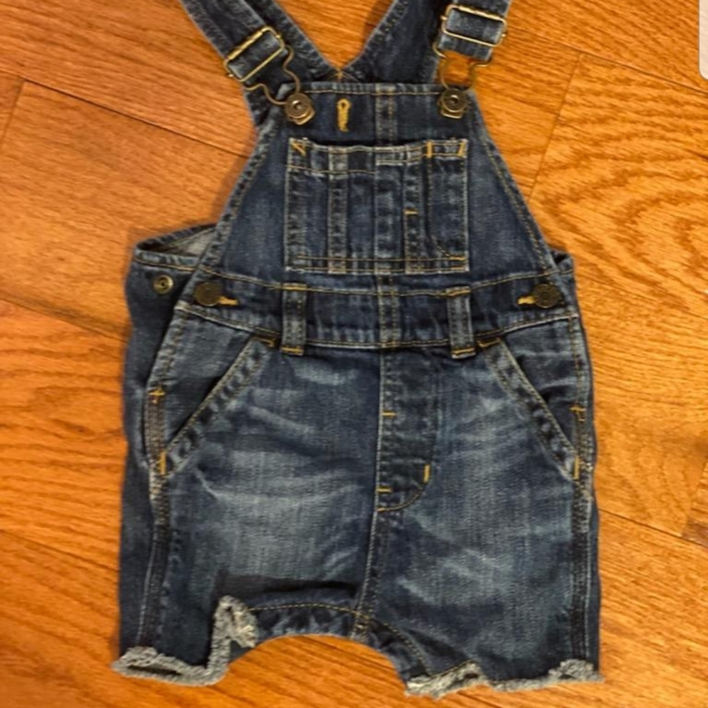 Short overalls